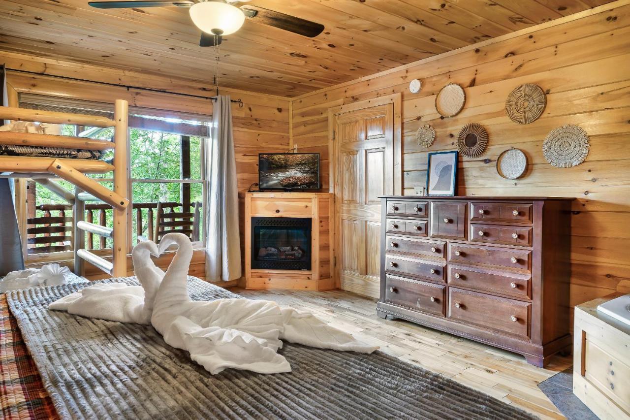 Summer Sale! Pool, Sauna, View, Hottub, Game Sevierville Exteriör bild