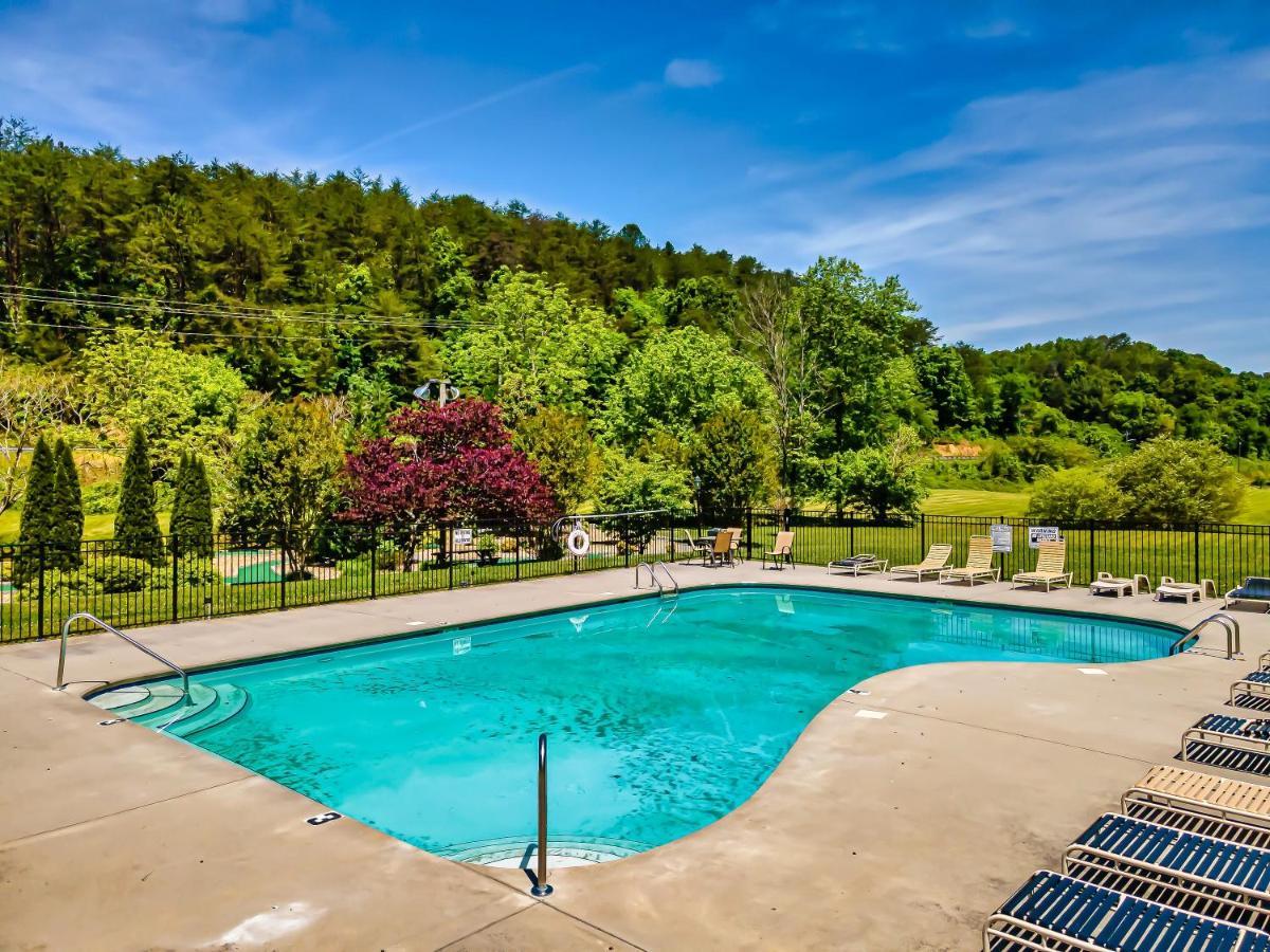 Summer Sale! Pool, Sauna, View, Hottub, Game Sevierville Exteriör bild